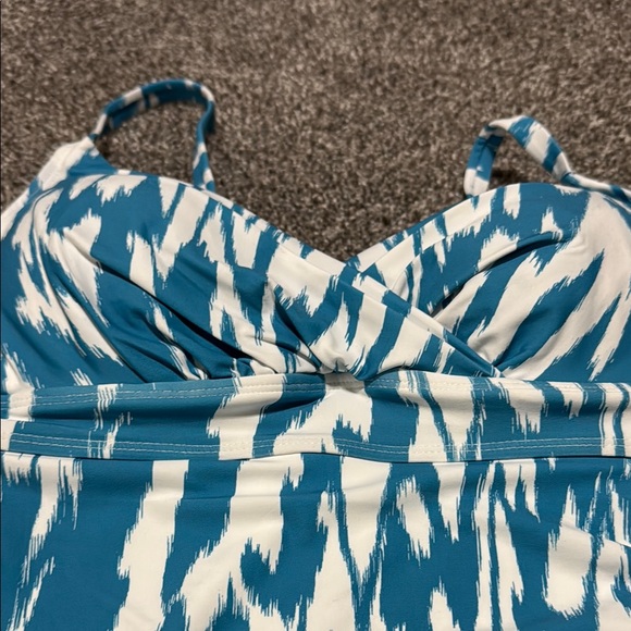 Blue and White Women's Top - Picture 5 of 5